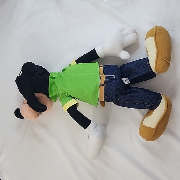 NWT Vintage 2001 Fisher Price Make Me Laugh Goofy Puppet Plush - Picture 7 of 16